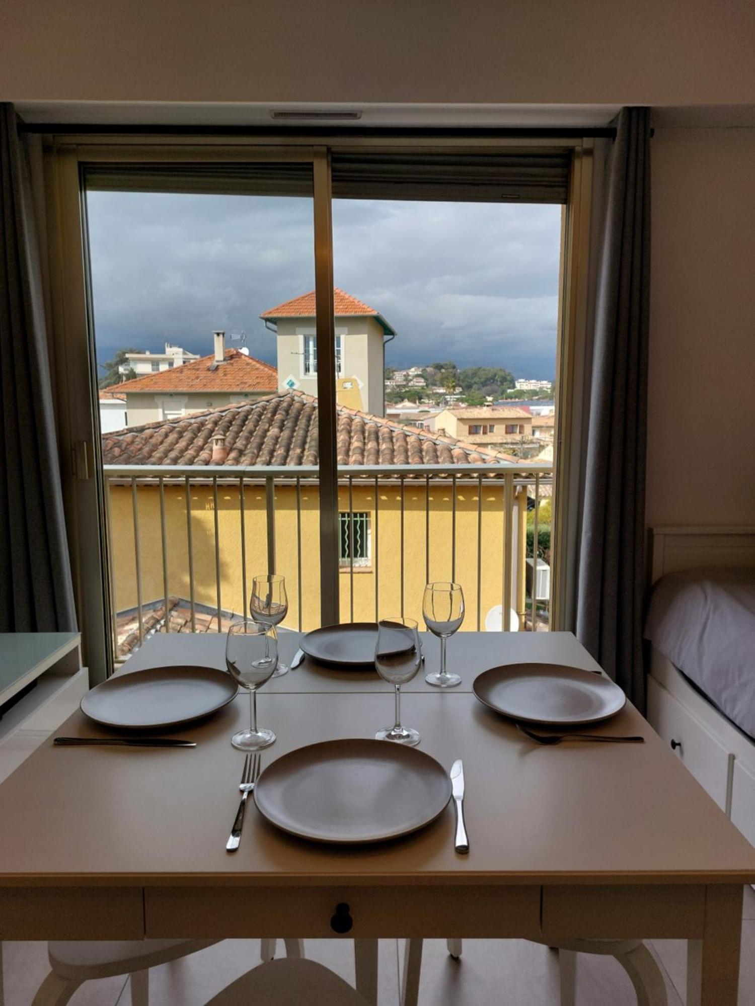 T2 Au Calme, Proche Des Plages, Climatise Et Parking Prive Cagnes-sur-Mer Exterior foto